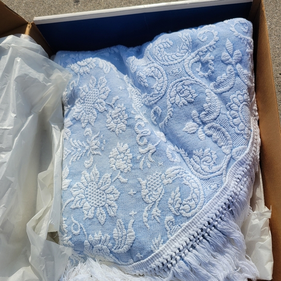 VTG Bates Queen Elizabeth Vintage blue White Double Medallion Center Fringed Bed - Picture 11 of 12